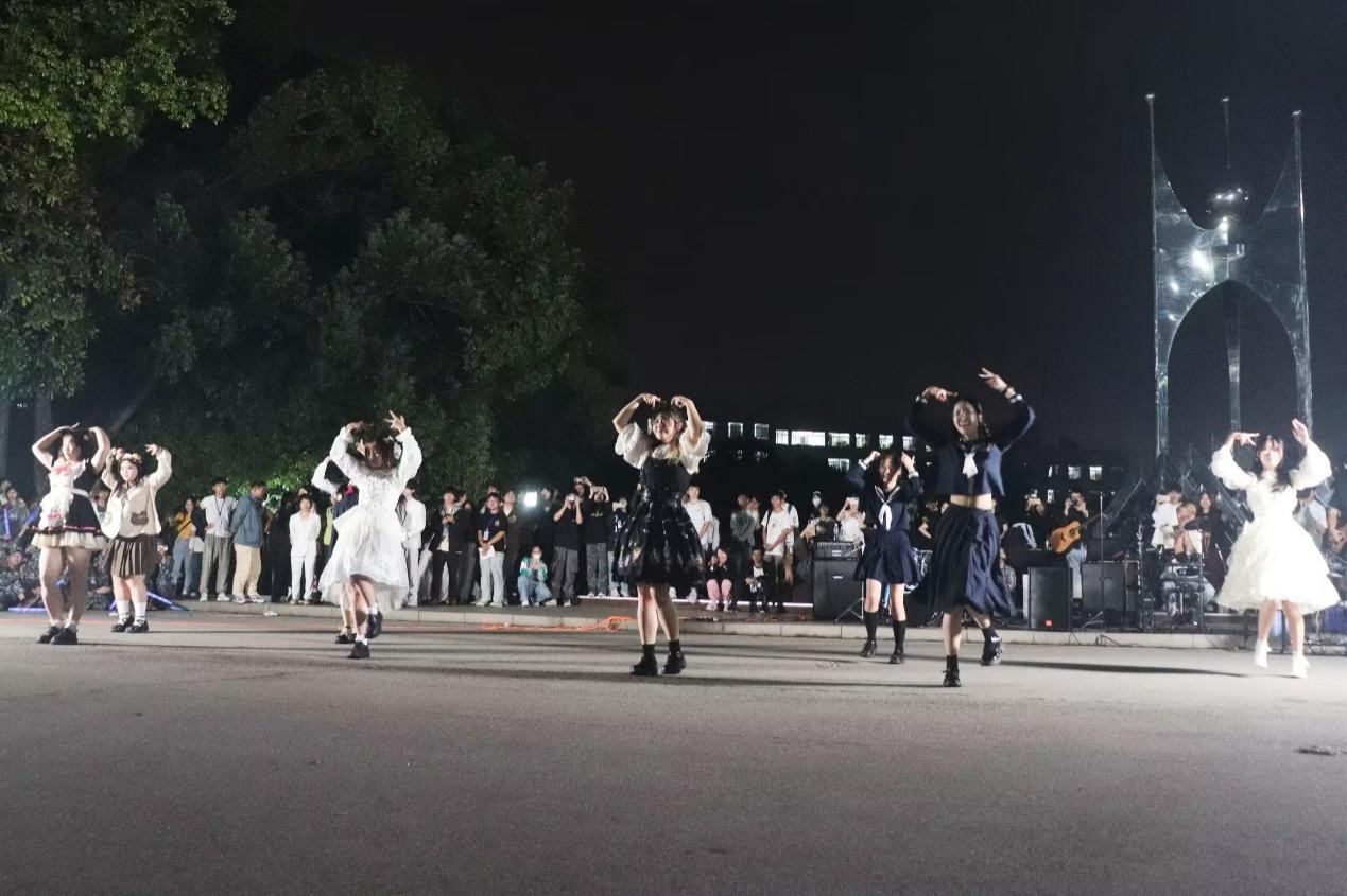 eb67c06c137b430fa1ab08ea835d70d8.jpg tapplay