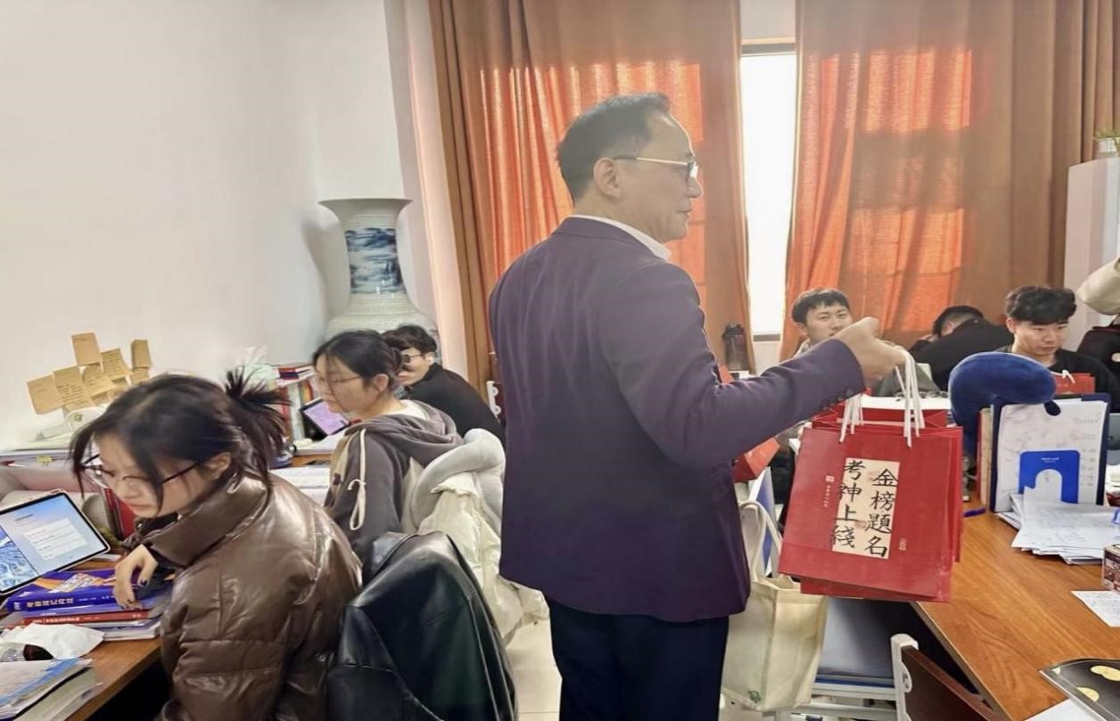 52d1fbac6eed40ed8458c820bc24b4df.jpg tapplay