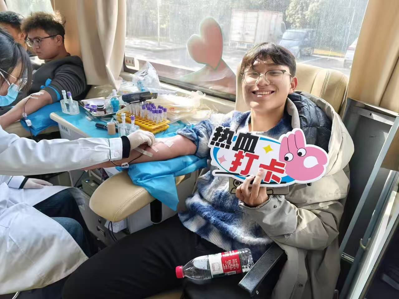 b08f9c95490f44a09ca28bdb1924aa8c.jpg tapplay